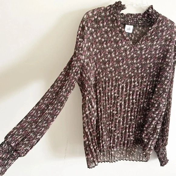 Cabi floral print long sleeve smocked Pleated Blouse size small - Picture 3 of 9